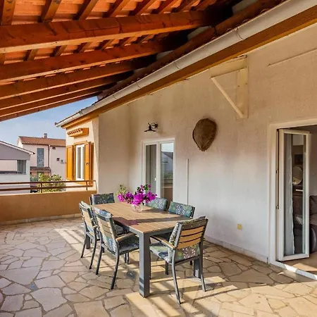 Gorgeous In With Kitchen Appartement *