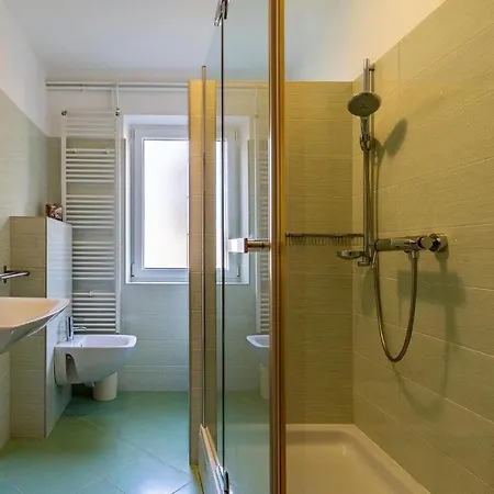 Gorgeous In With Kitchen Appartement *