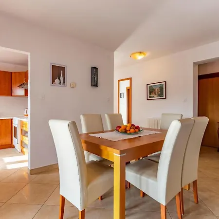 Gorgeous In With Kitchen Appartement *