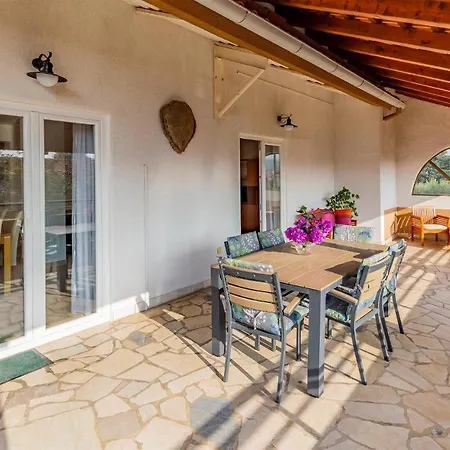 Gorgeous In With Kitchen