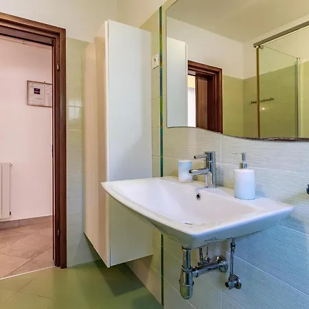 Gorgeous In With Kitchen Appartement *