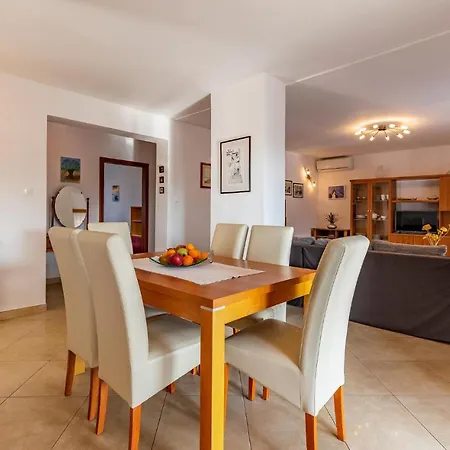 Gorgeous In With Kitchen Appartement *